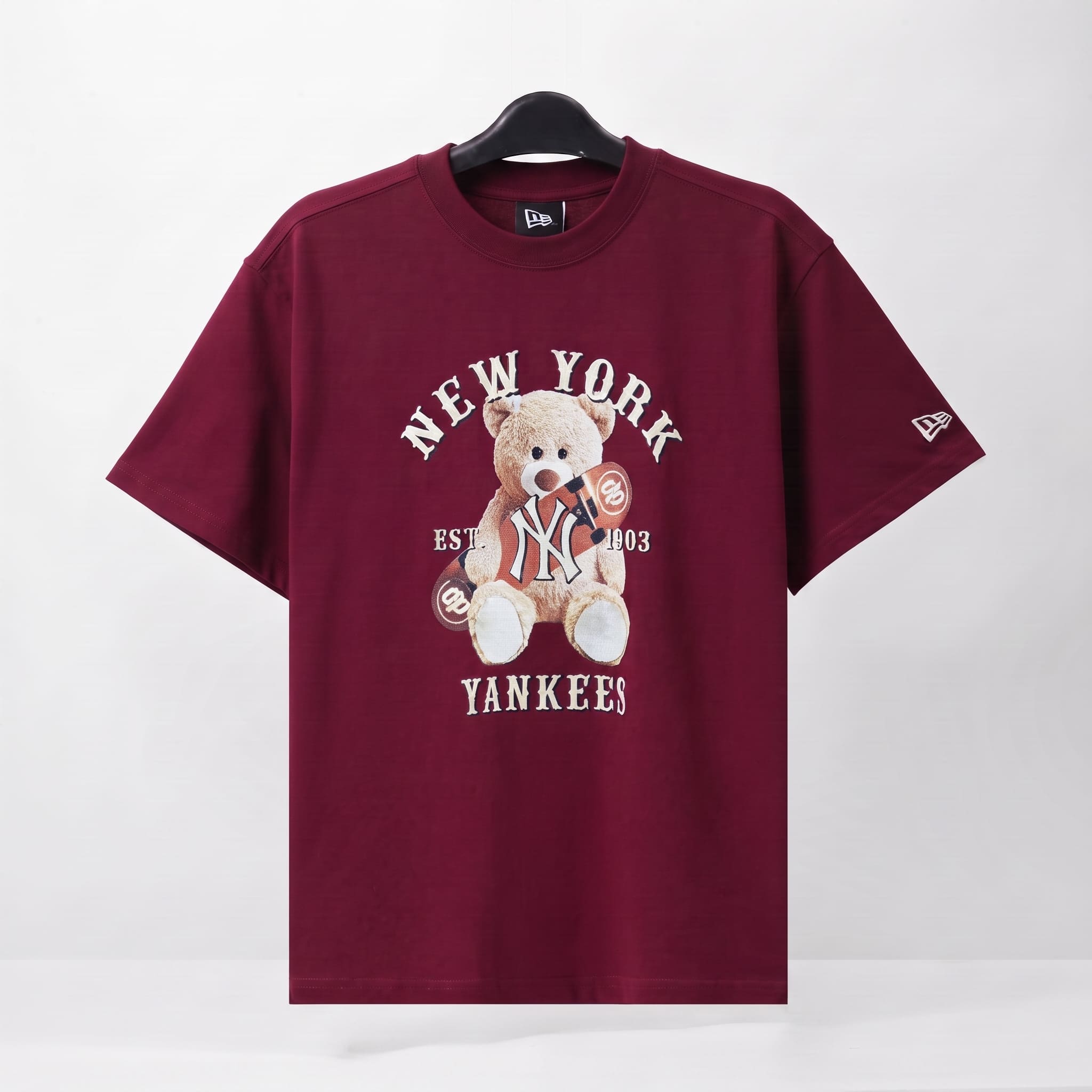NEW ERA BIG BEAR T-SHIRT - RED