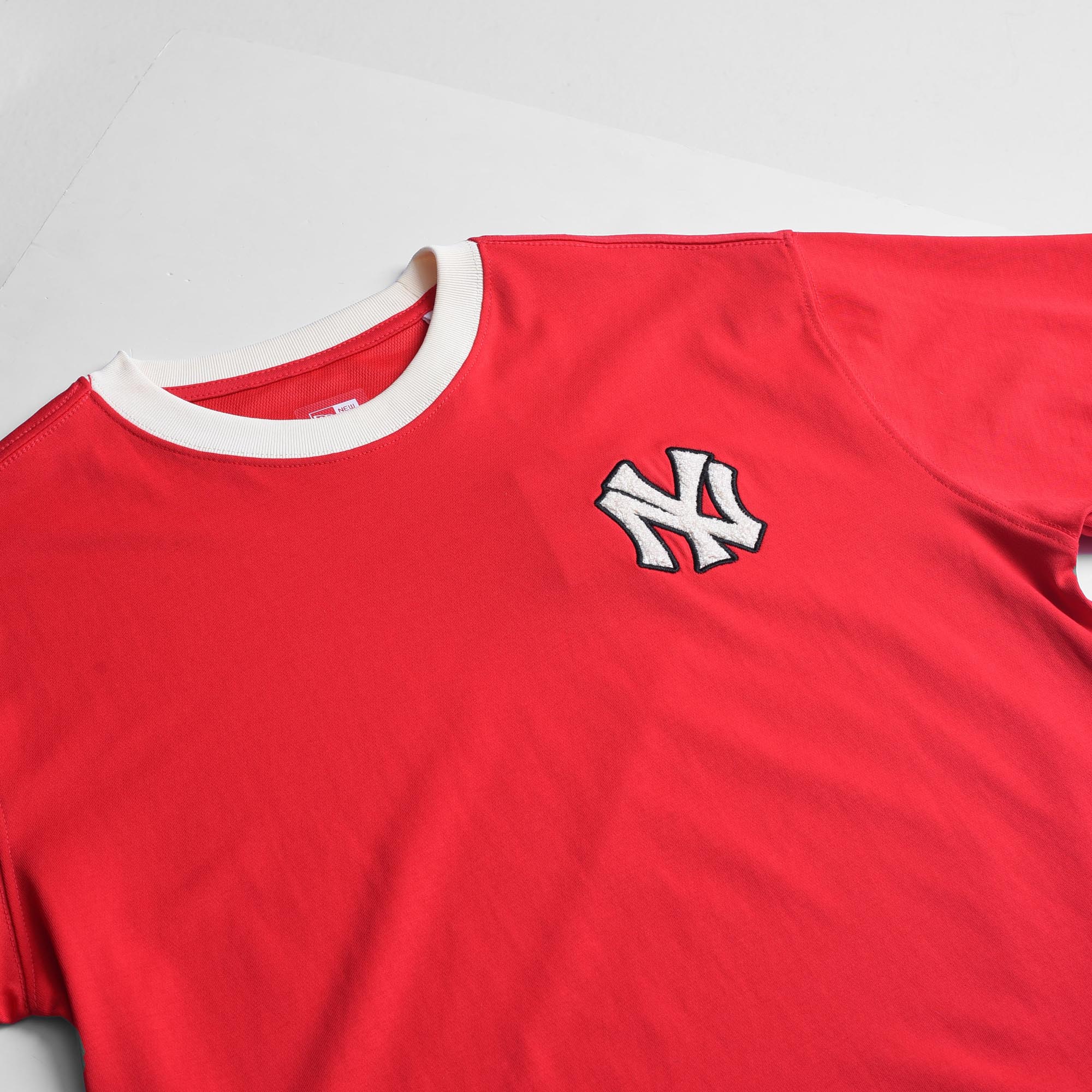 NEW ERA NEW YORK YANKEES EMBROI T-SHIRT - RED