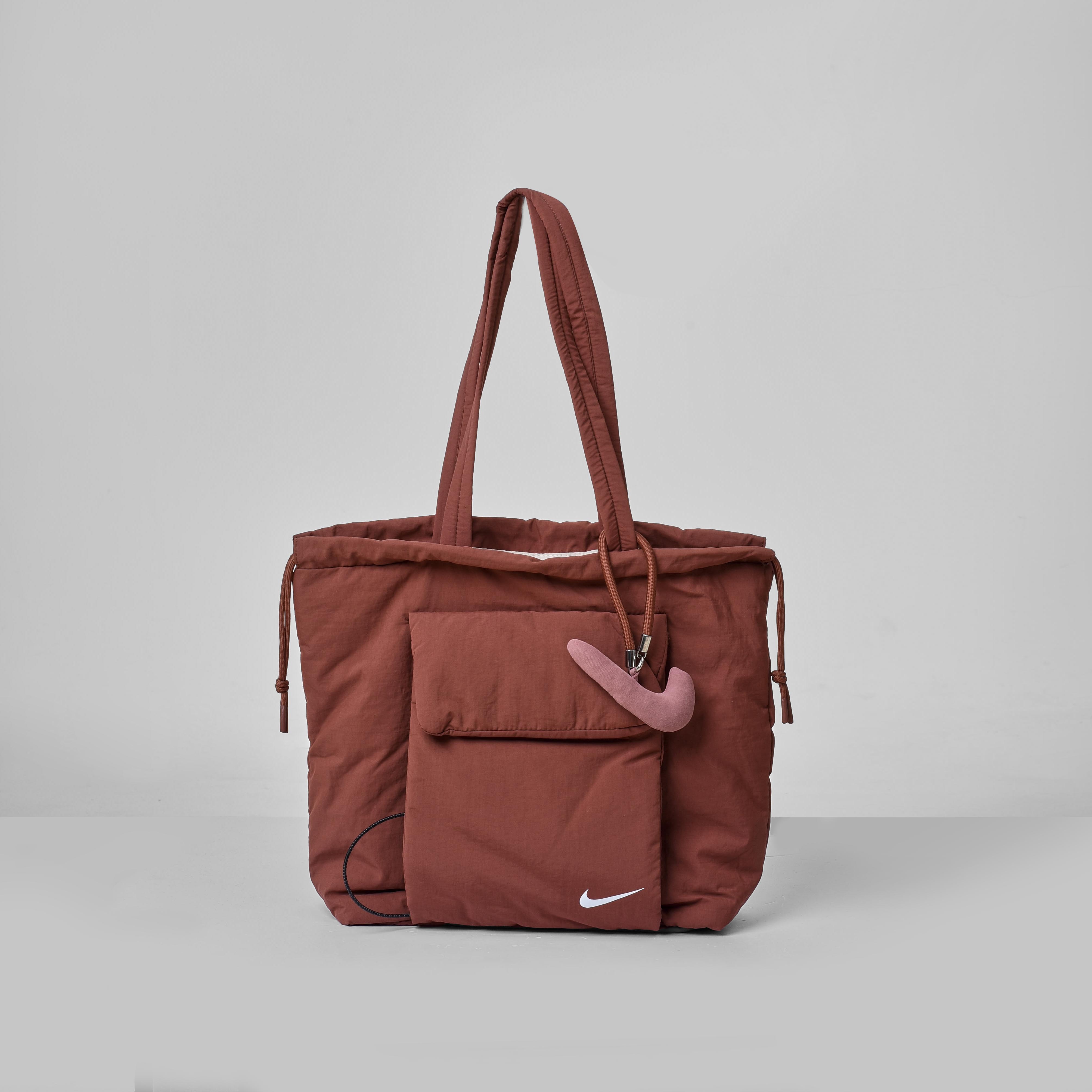 NIKE IMMERSED IN SOLF LINING MEMBER GIFT TOTE BAG - BROWN