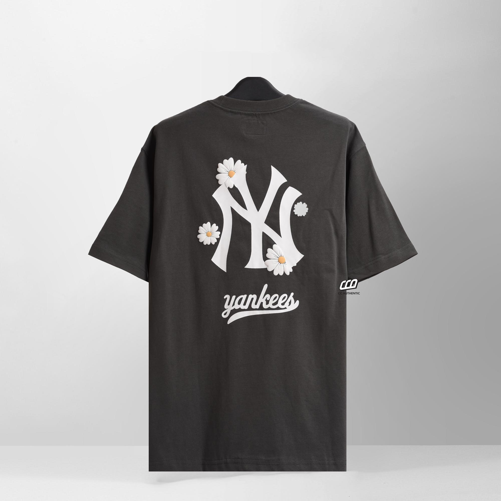 NEW ERA NYYK FLOWERS T-SHIRT - GREY