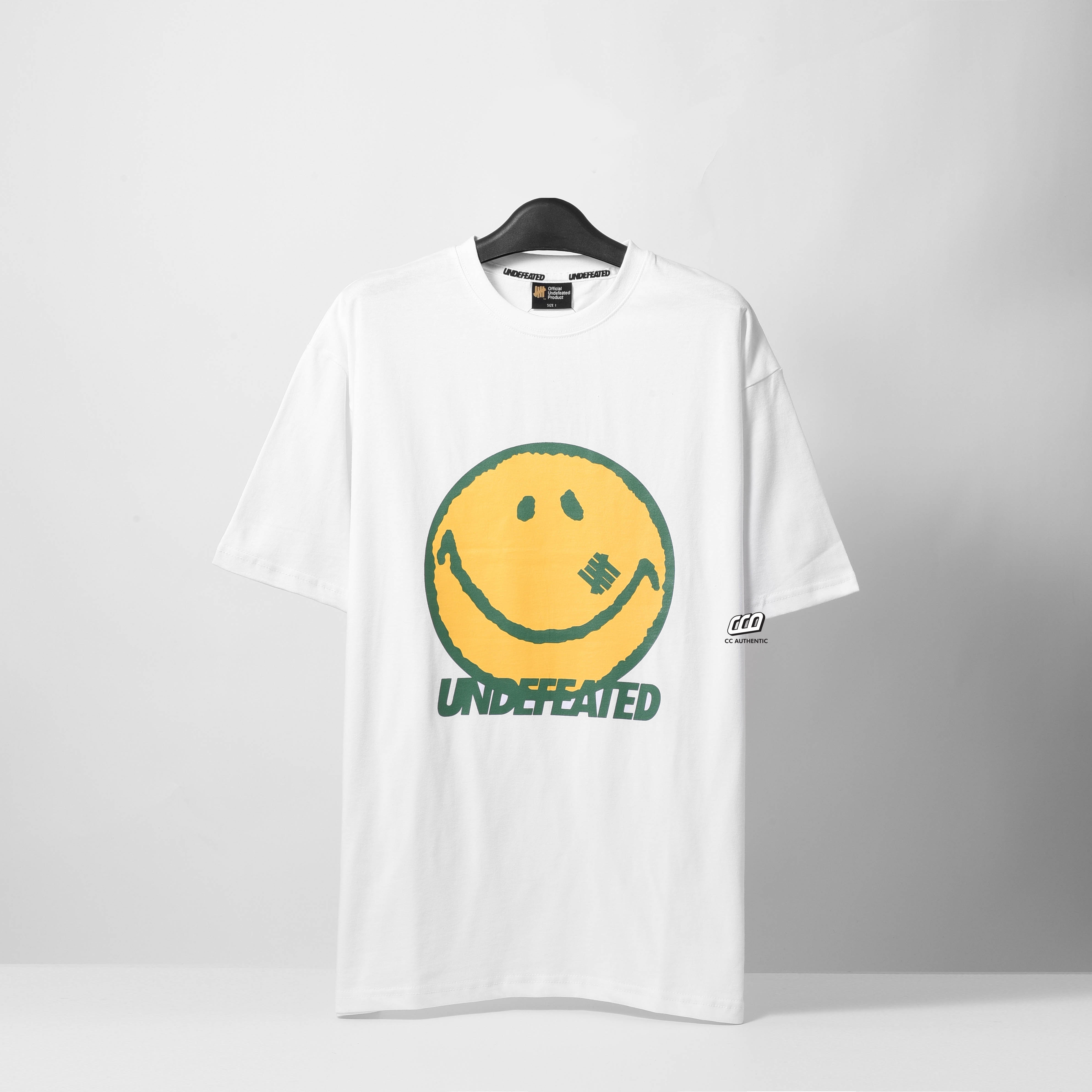 UNDEFEATED smile 3 t-shirt - white