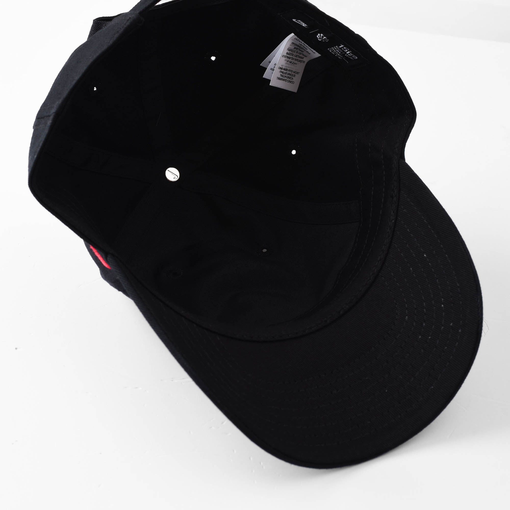 NIKE LIVERPOOL CLUB CAP - BLACK
