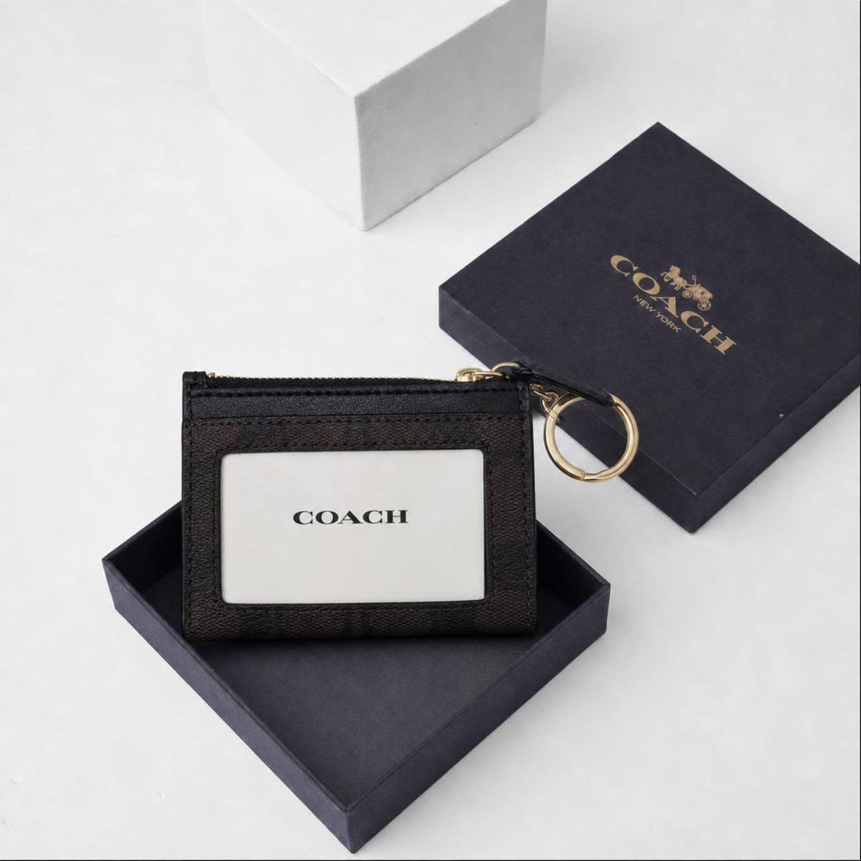 COACH SIGNATURE CANVAS SKINNY ZIP ID CARD - WALNUT