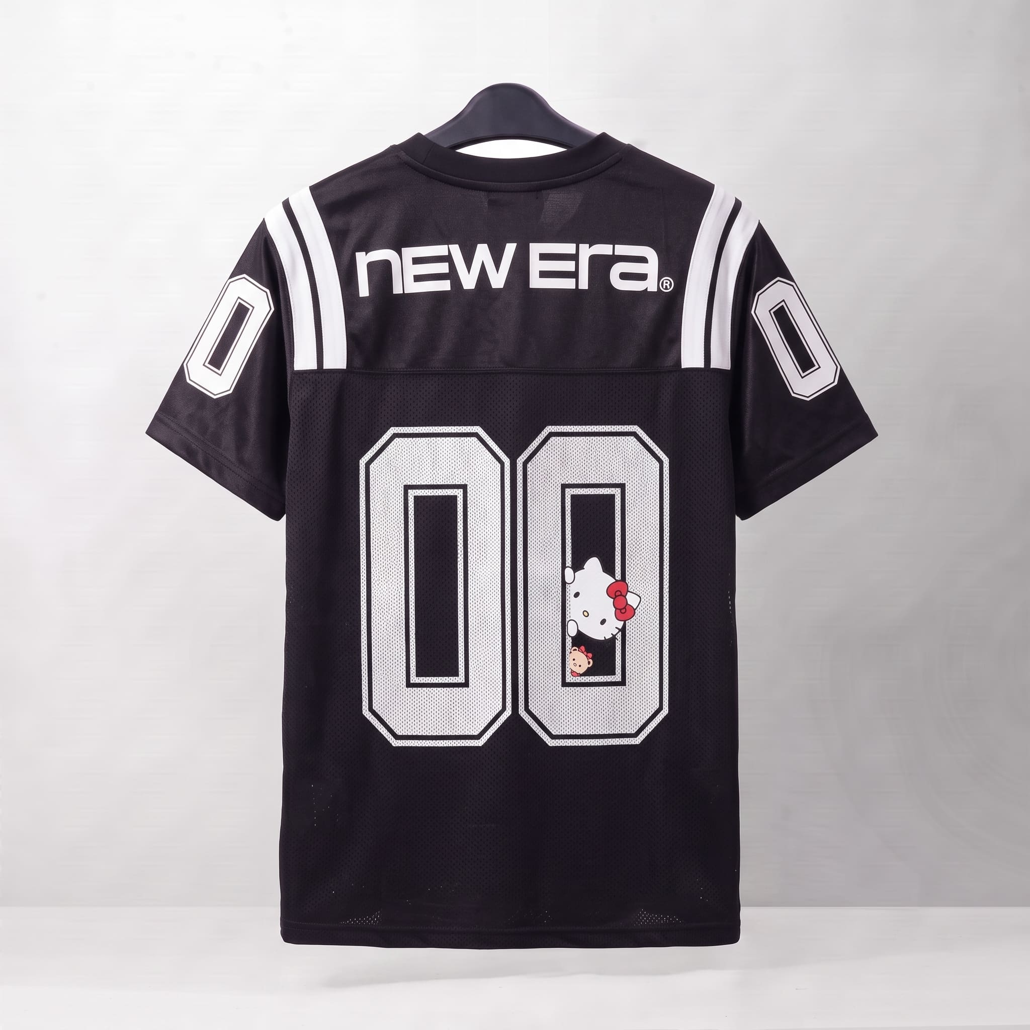 NEW ERA HELLO KITTY T-SHIRT - BLACK