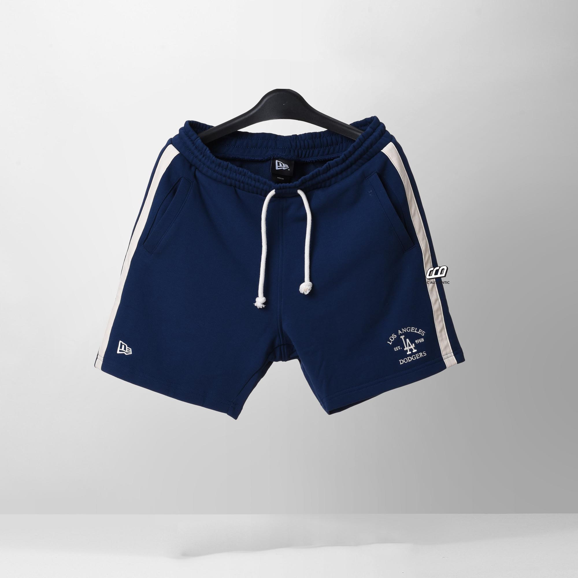NEW ERA NAVYLINE SHORT - NAVY