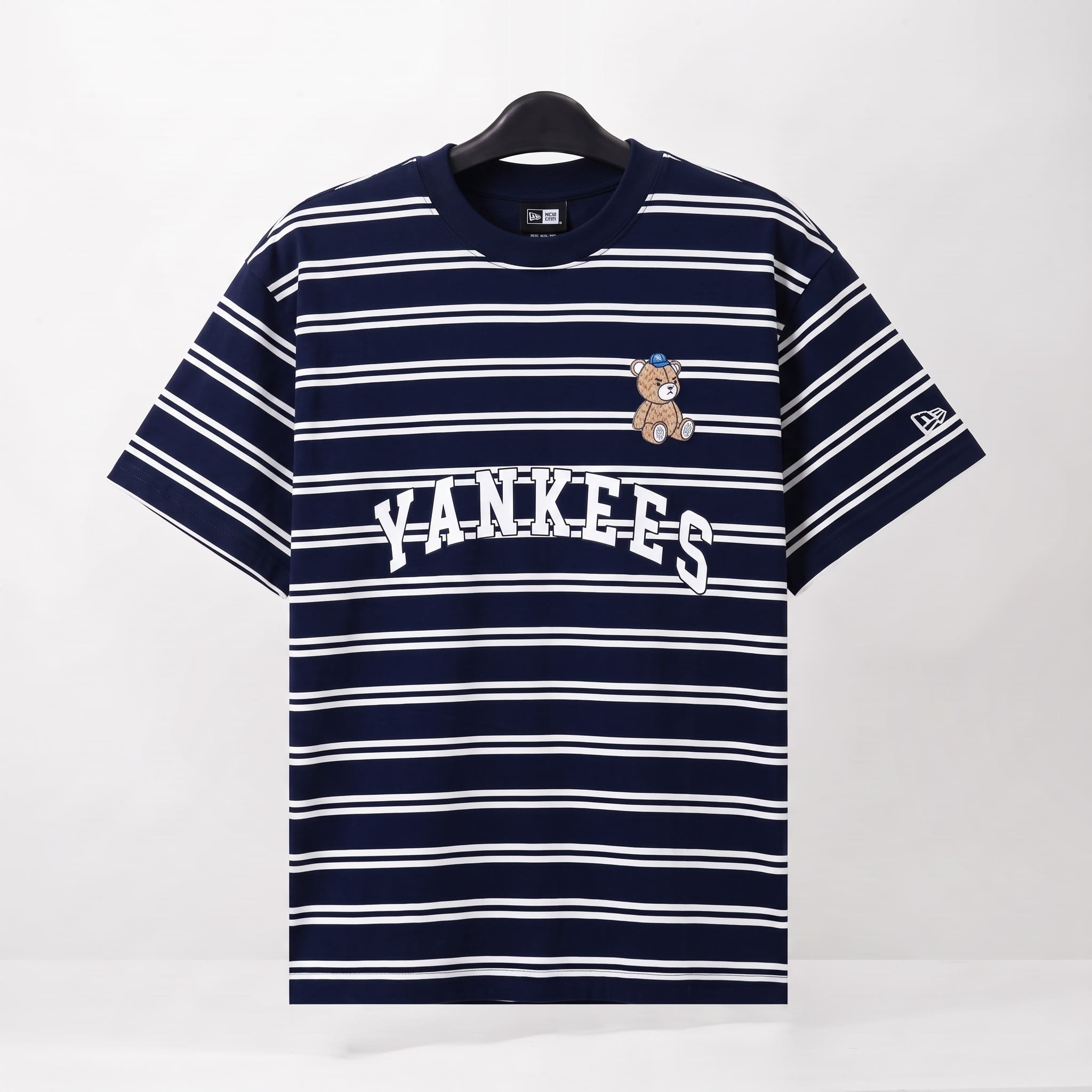 NEW ERA MONO BEAR T-SHIRT - NAVY