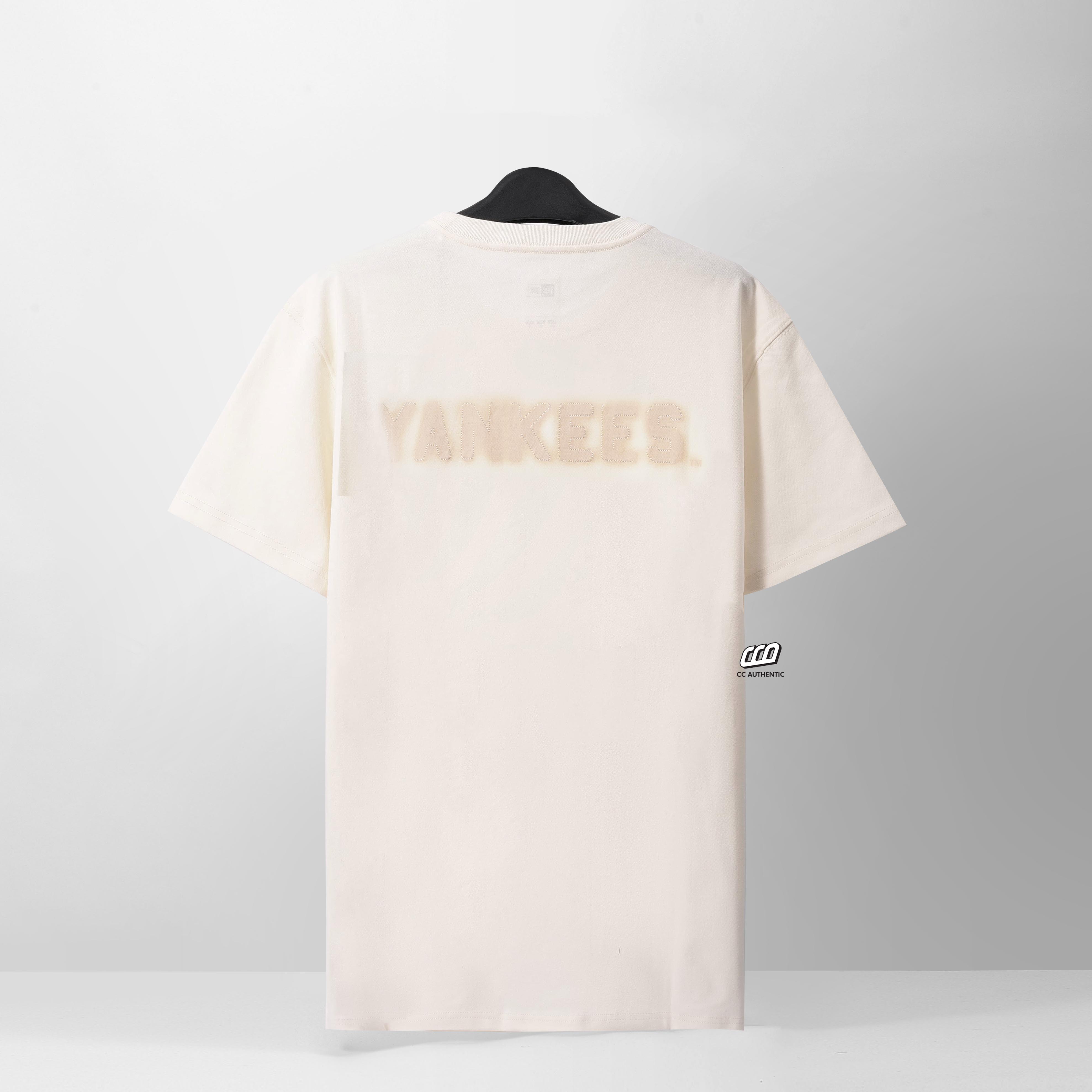 NEW ERA HALF EMBROI YANKEES T-SHIRT - IVORY