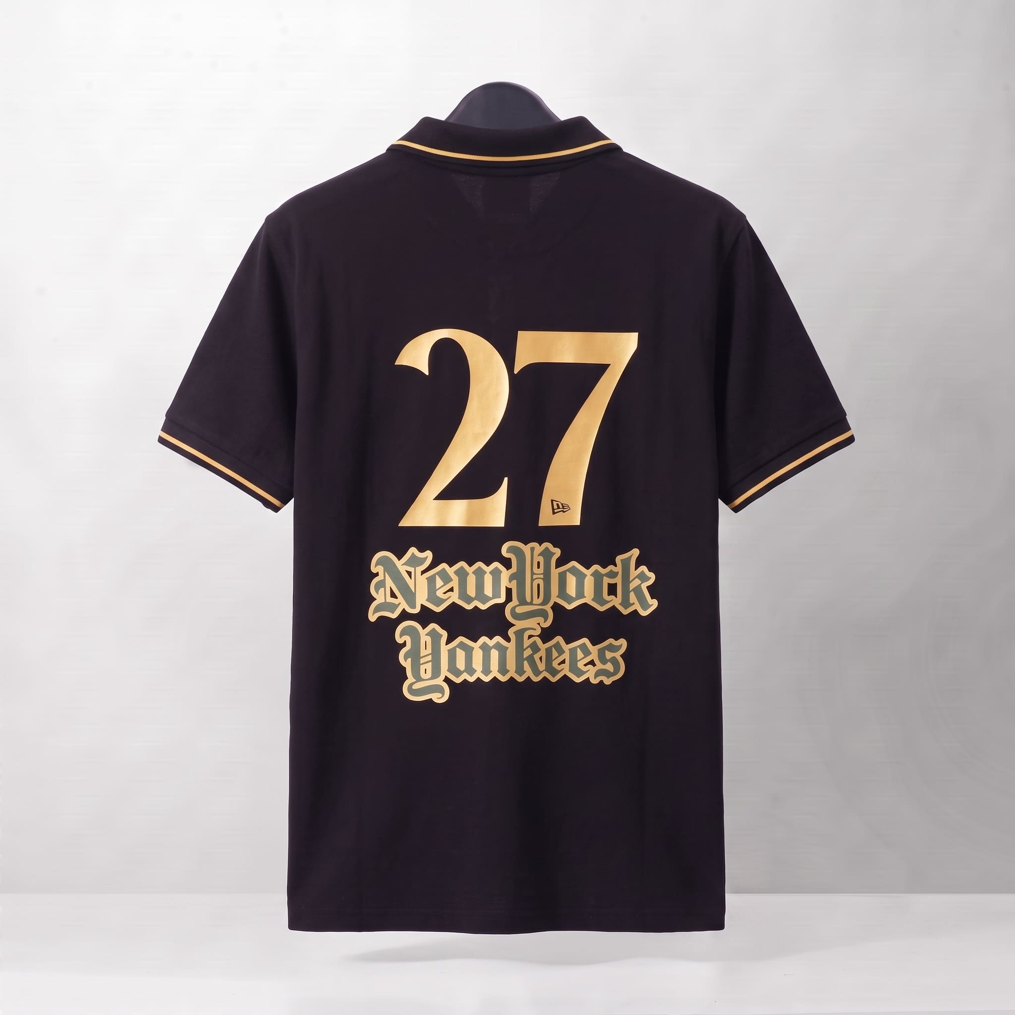 NEW ERA 27 CHAMPIONSHIPS POLO SHIRT - BLACK