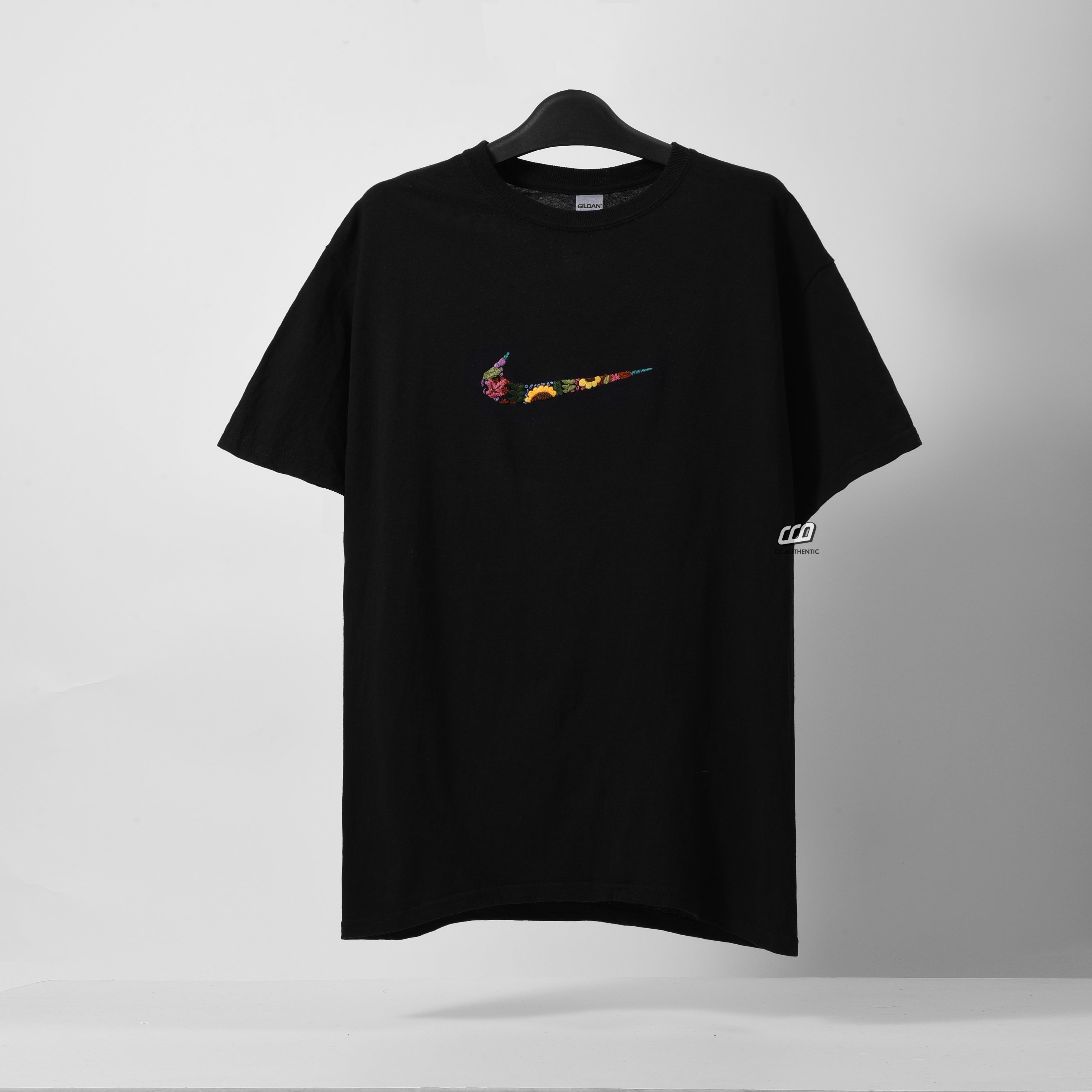 Gildan Custom Spring Flowers t-shirt - Black