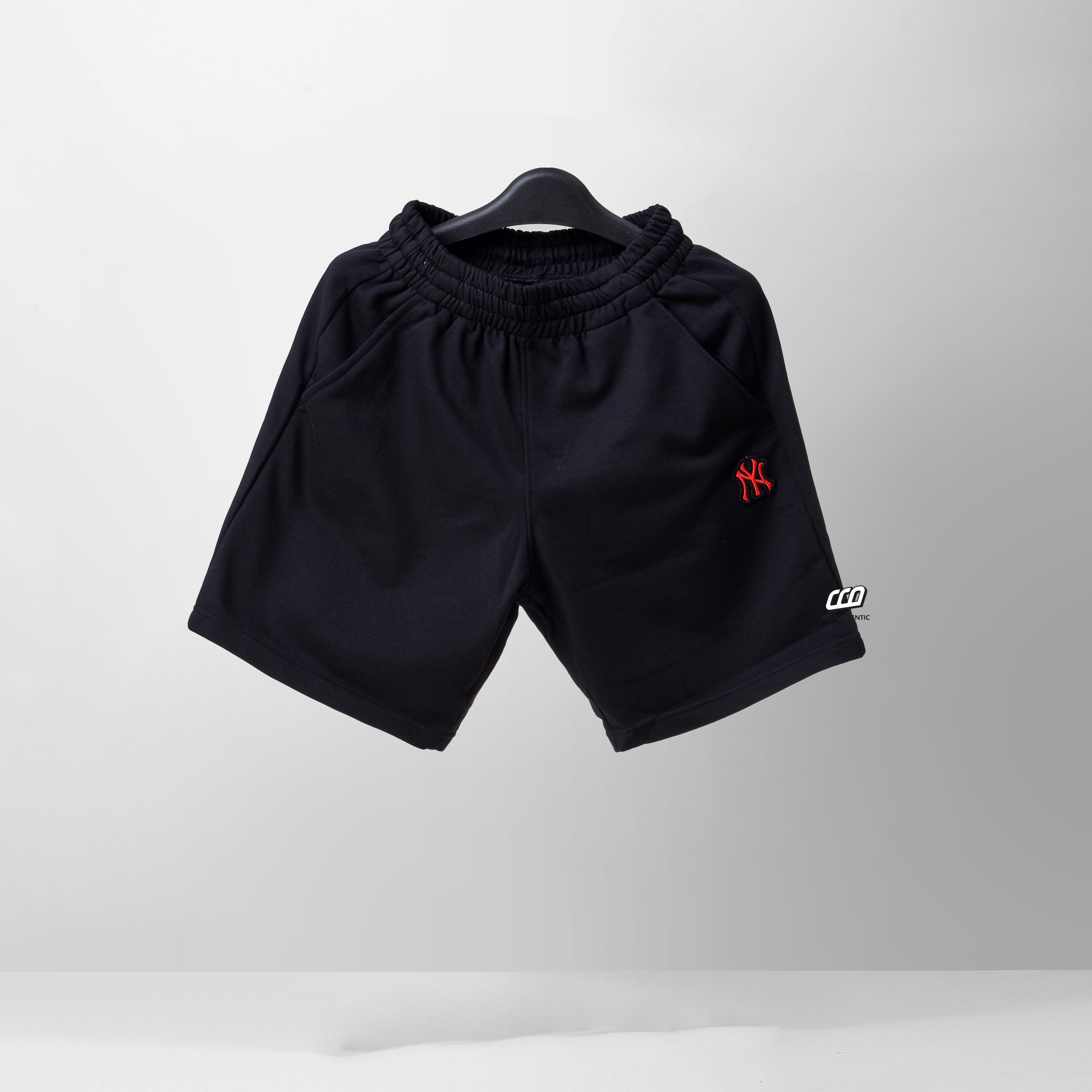 NEW ERA RED BASIC LOGO NY SHORT - BLACK