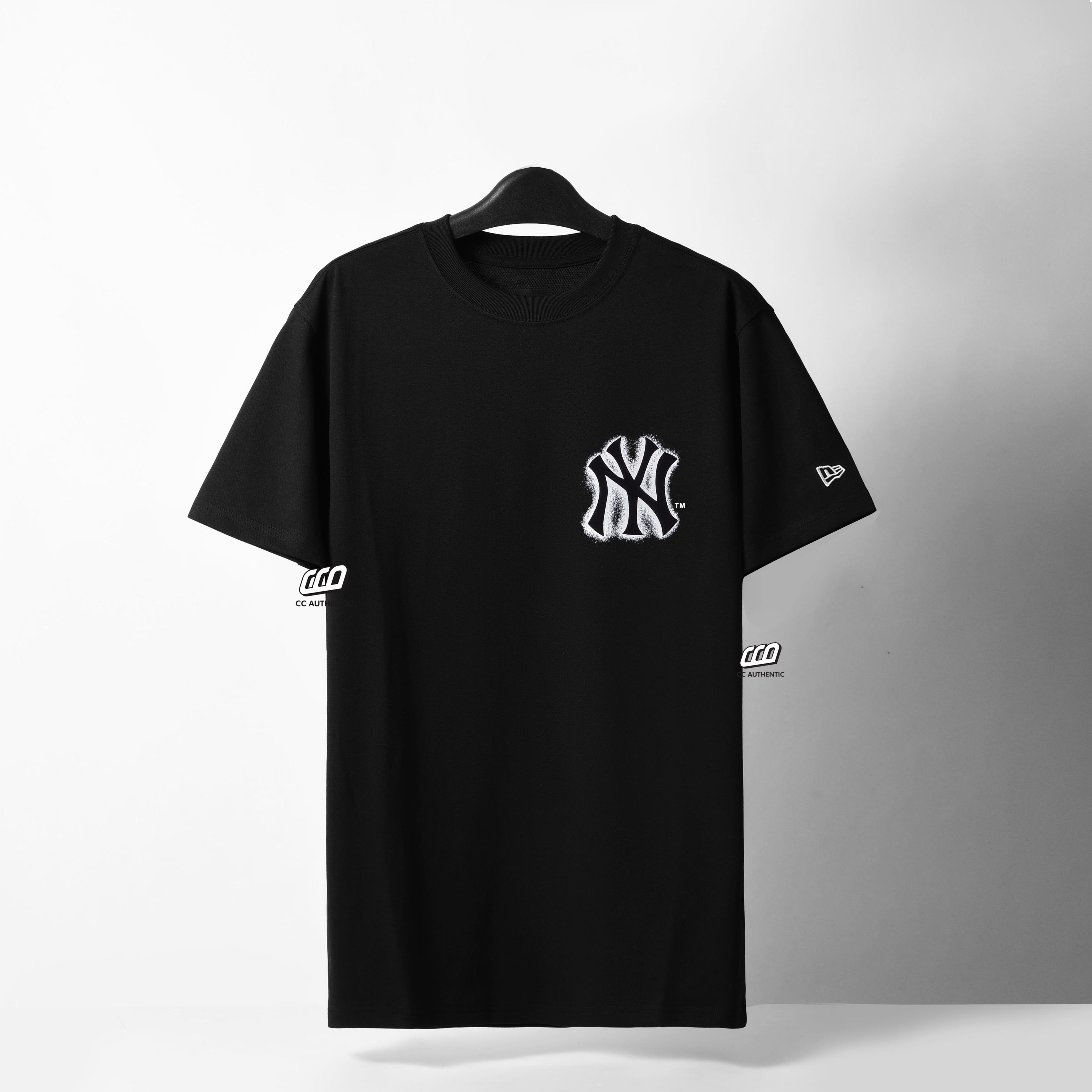 NEW ERA BSYKNY T-SHIRT - BLACK