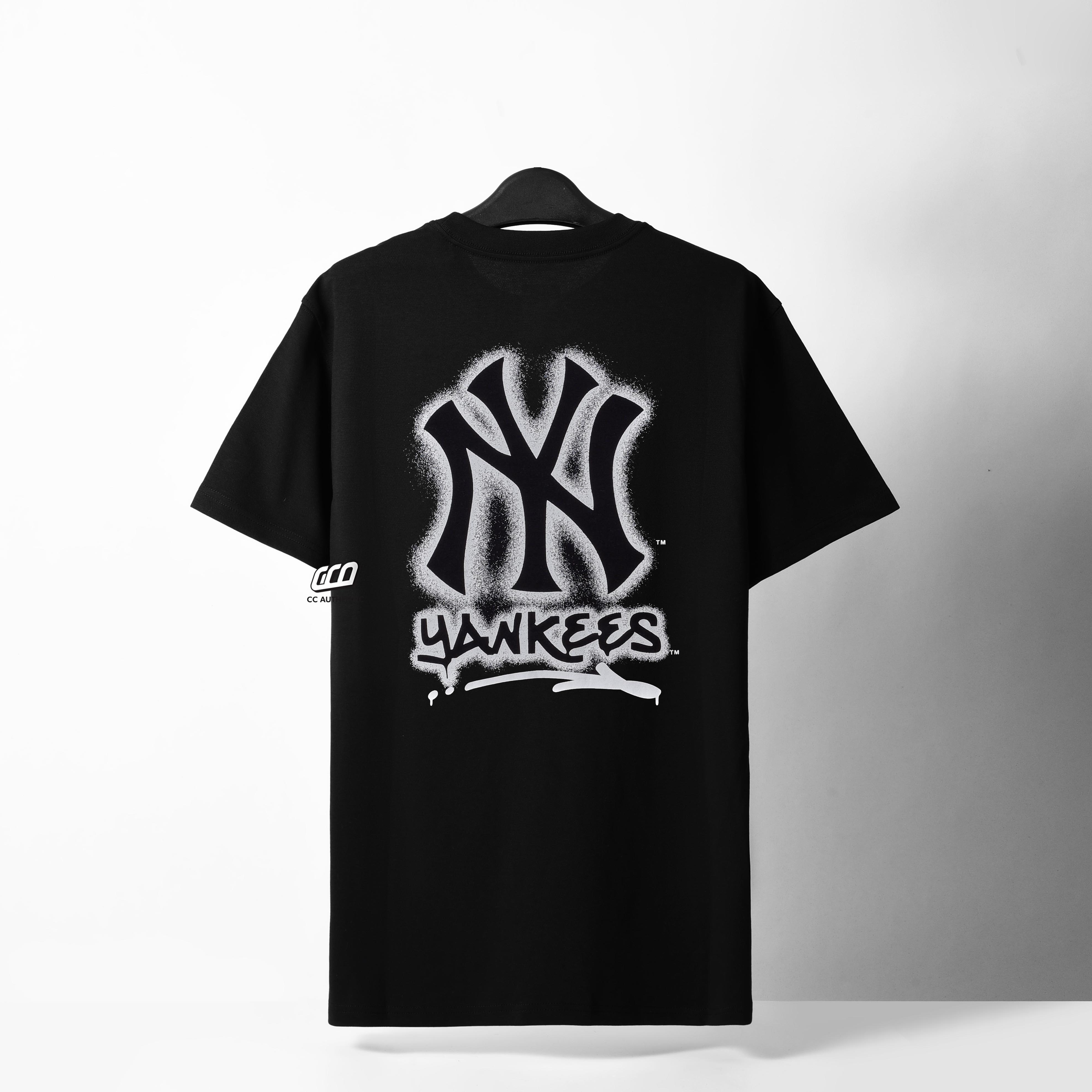 NEW ERA BSYKNY T-SHIRT - BLACK