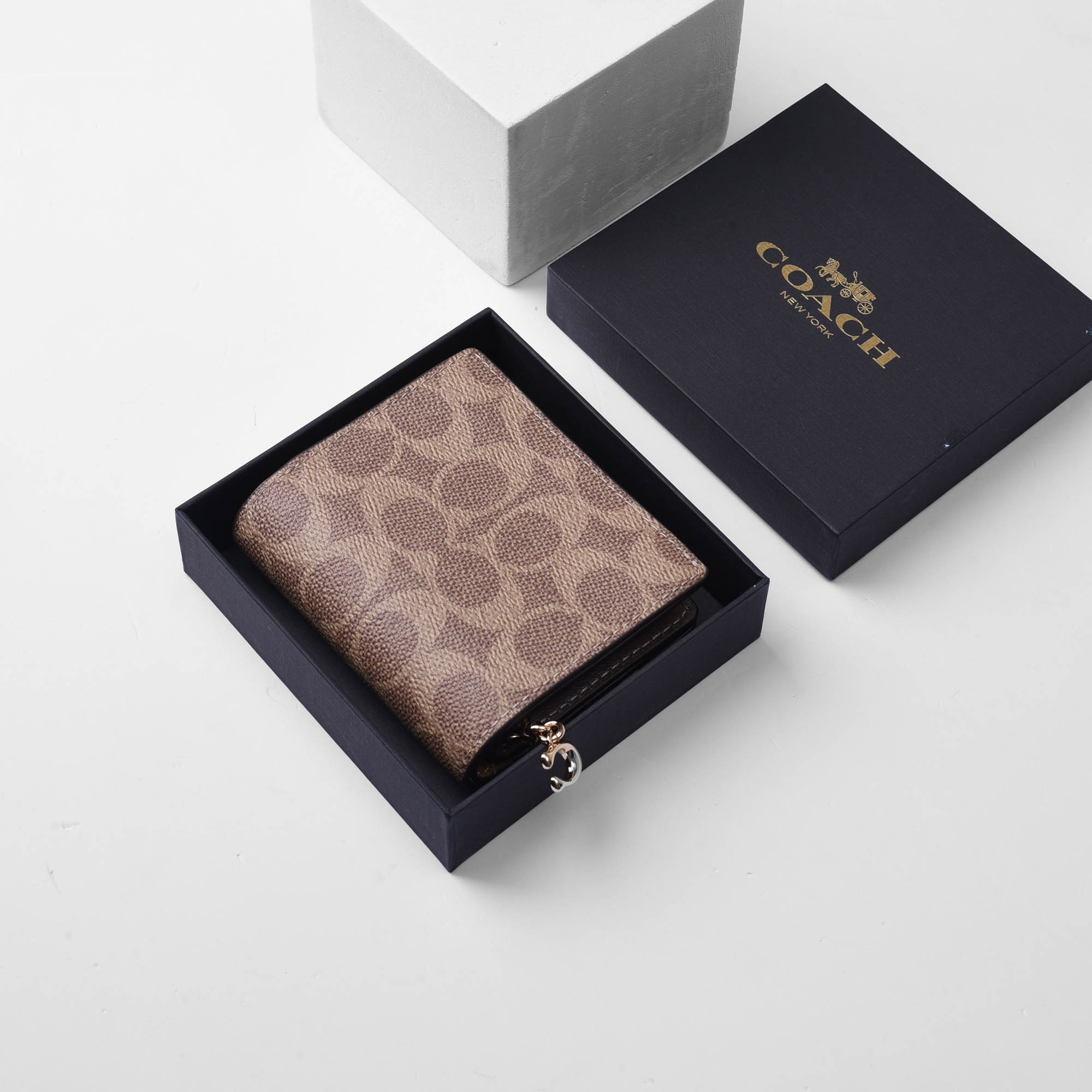 COACH SIGNATURE SNAP ZIP WALLET - BROWN