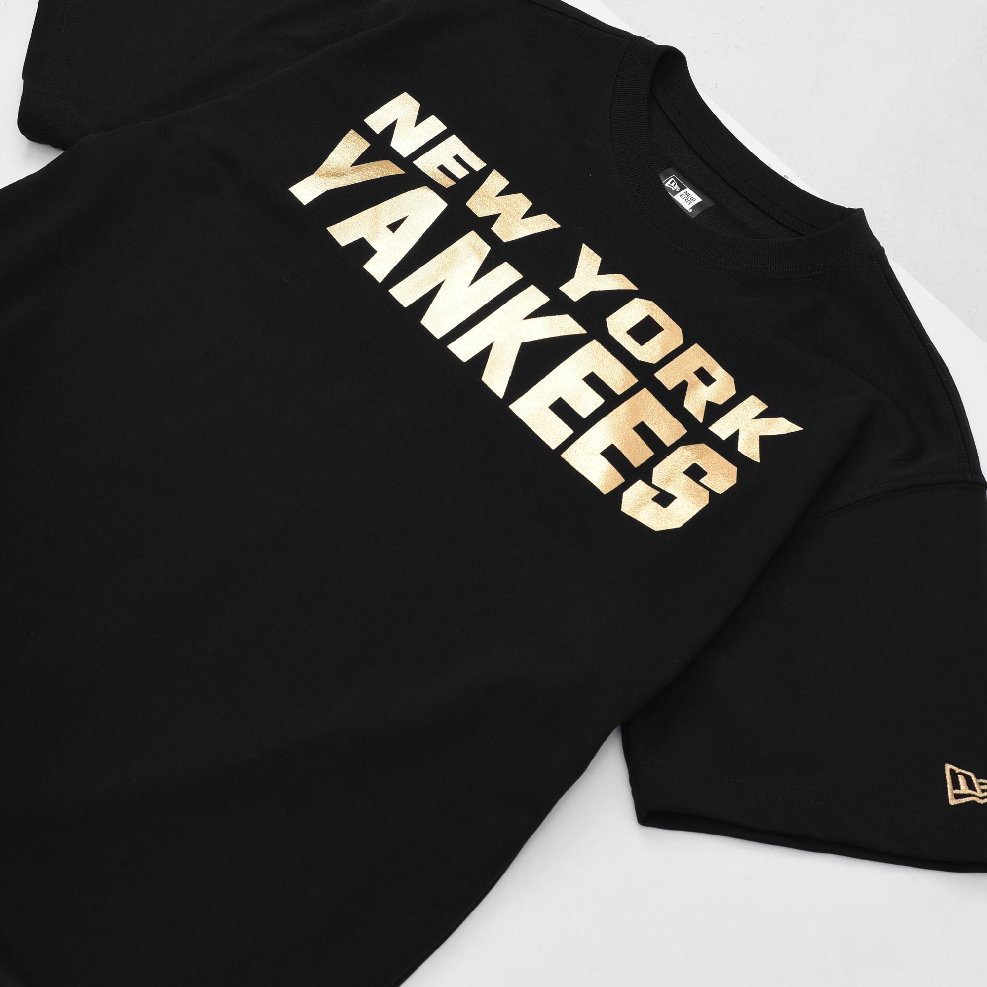 NEW ERA GOLD NEW YORK T-SHIRT - BLACK