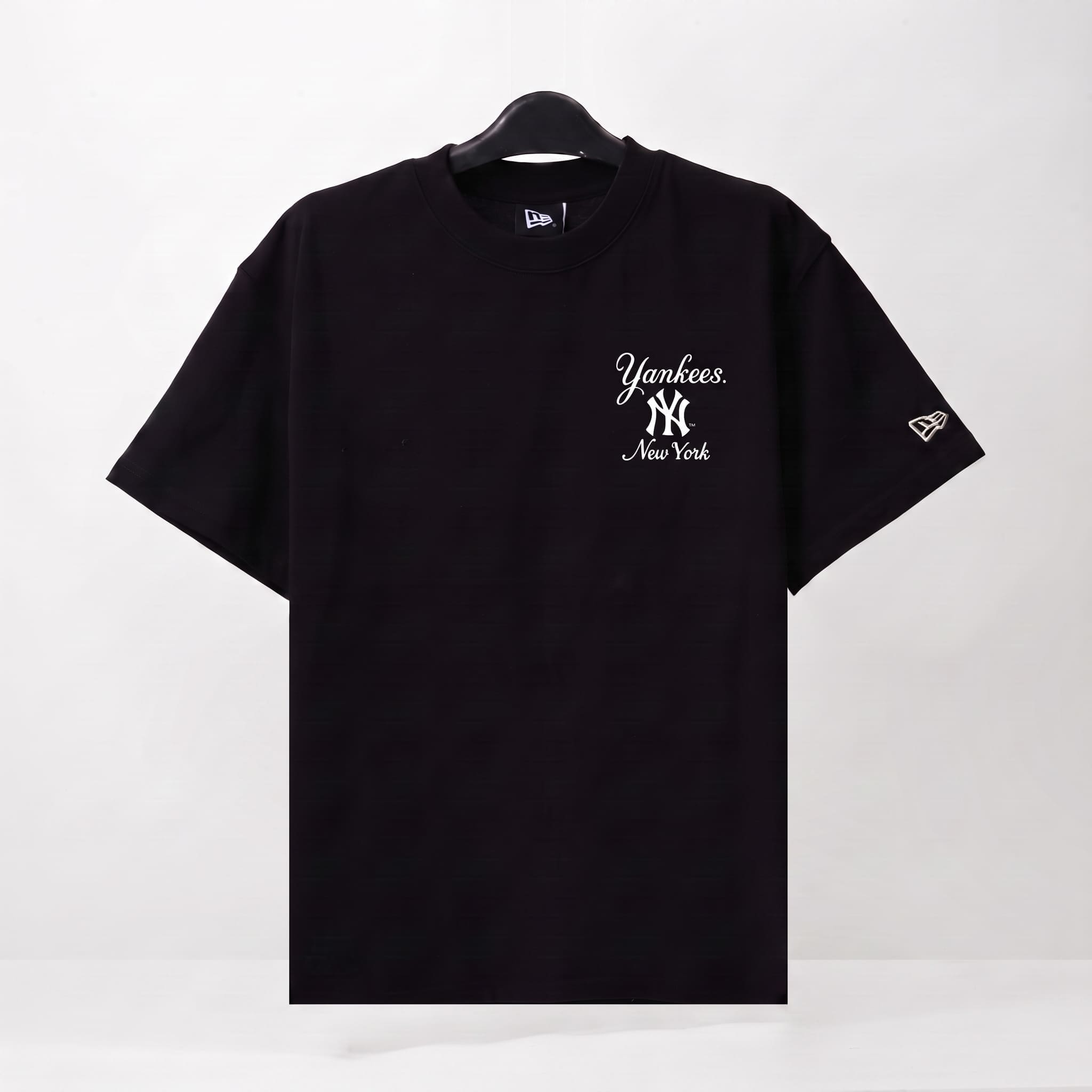 NEW ERA FRIENDS T-SHIRT - BLACK
