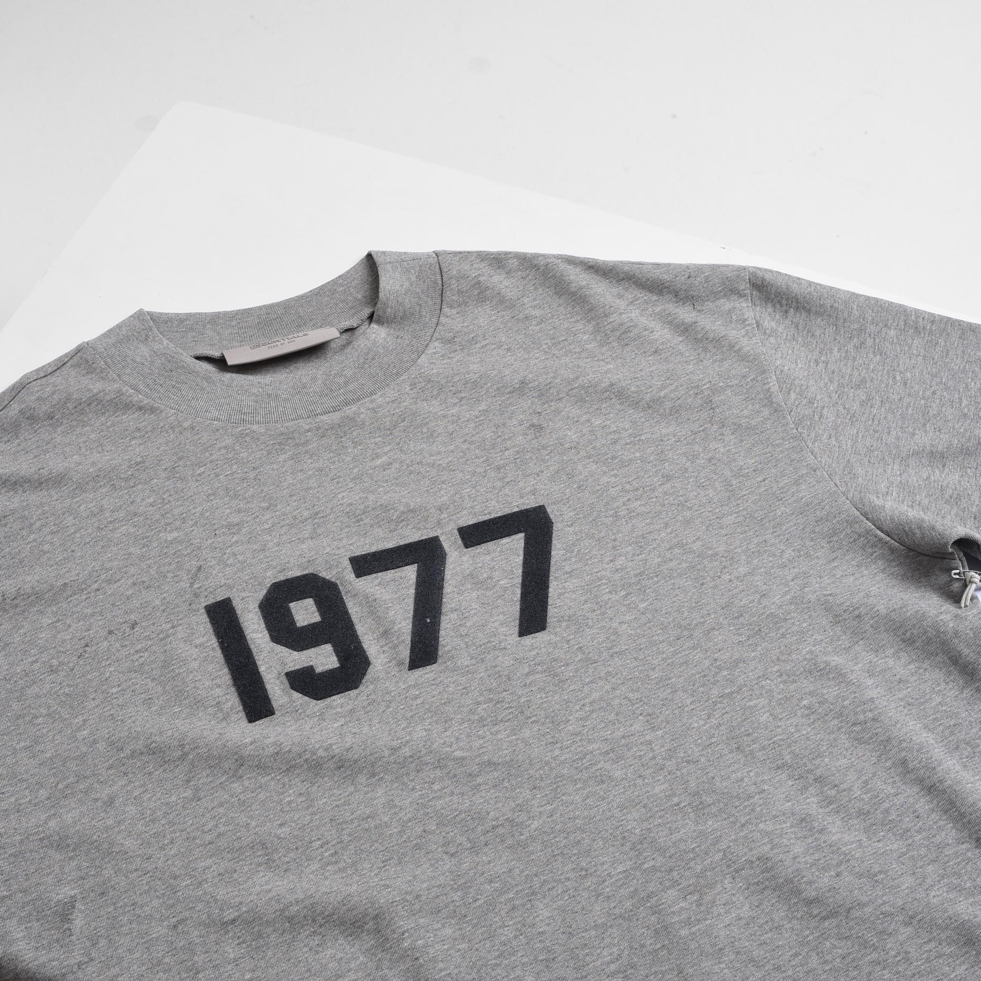 FOG ESSENTIALS 1977 T-SHIRT - DARK OATMEAL