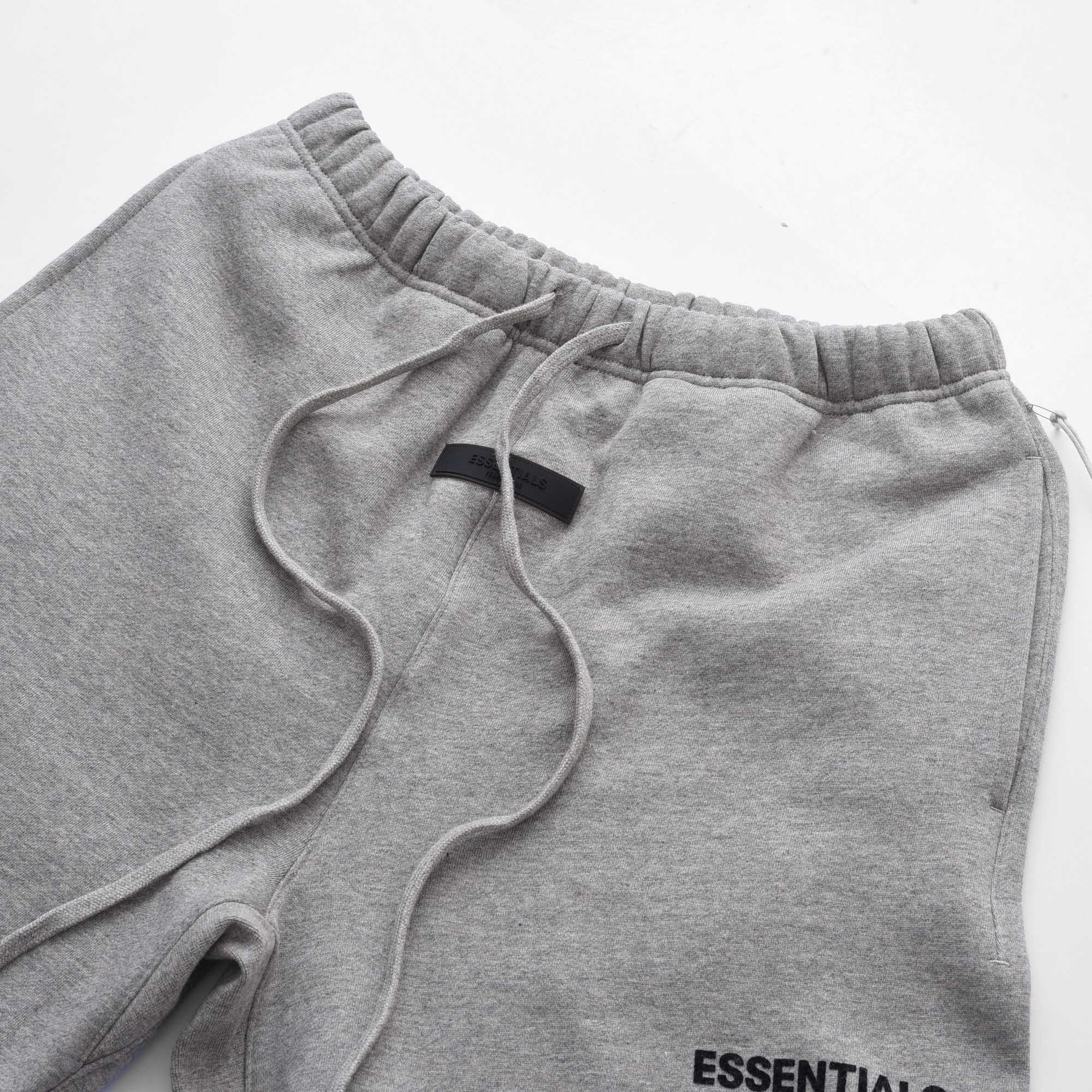 FOG ESSENTIALS SHORT - DARK OATMEAL