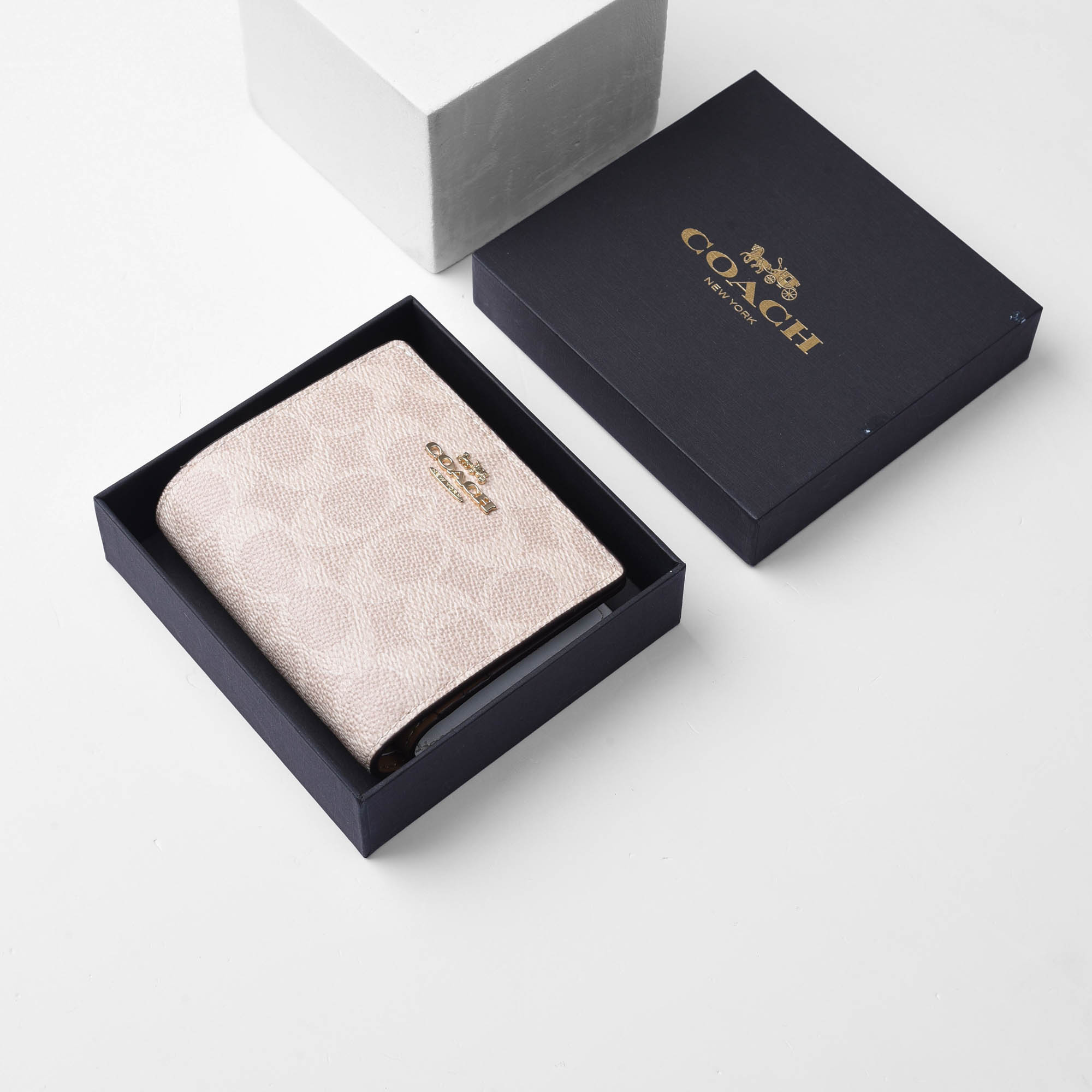COACH SIGNATURE SNAP ZIP WALLET - SAND