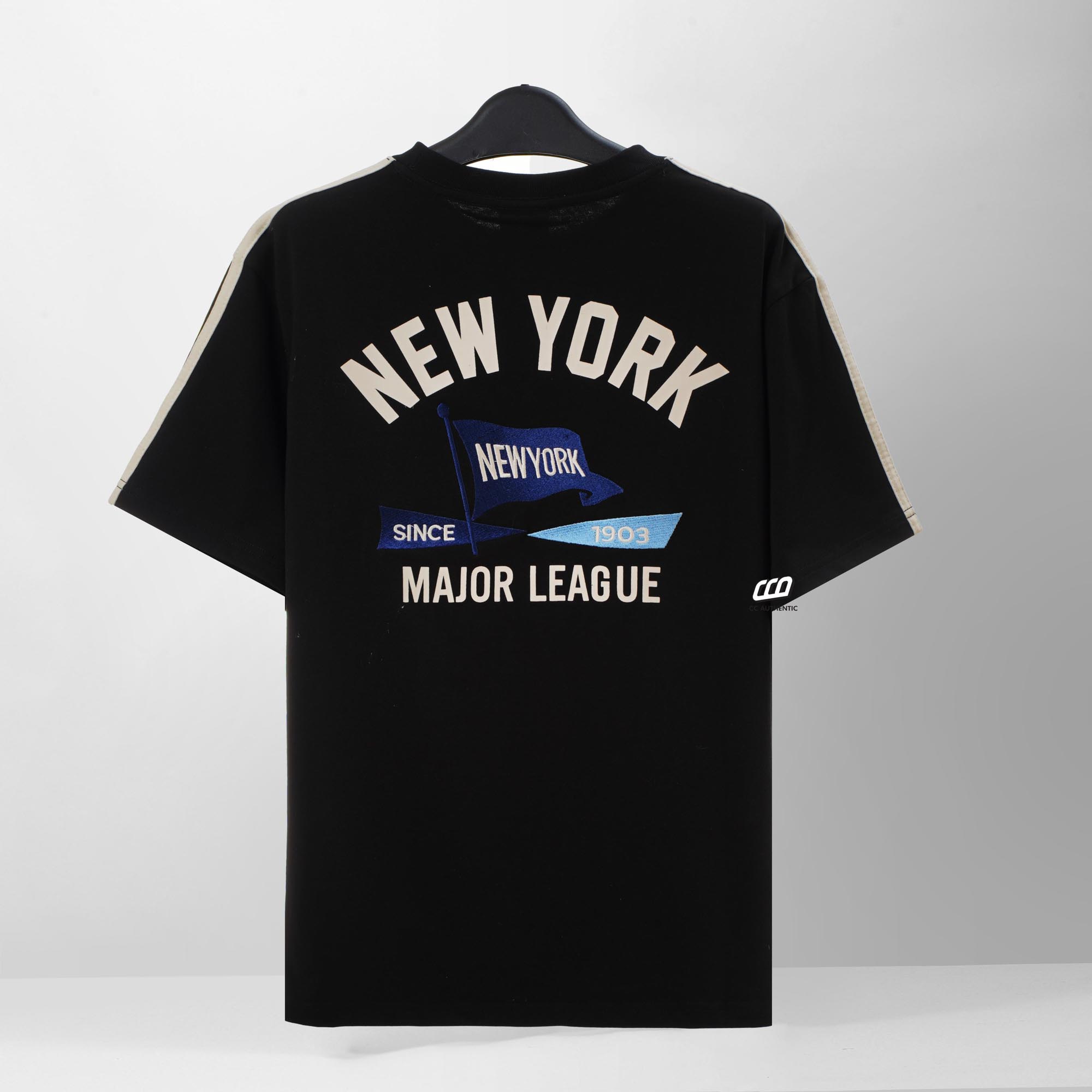NEW ERA CLASSIC FLAG T-SHIRT - BLACK