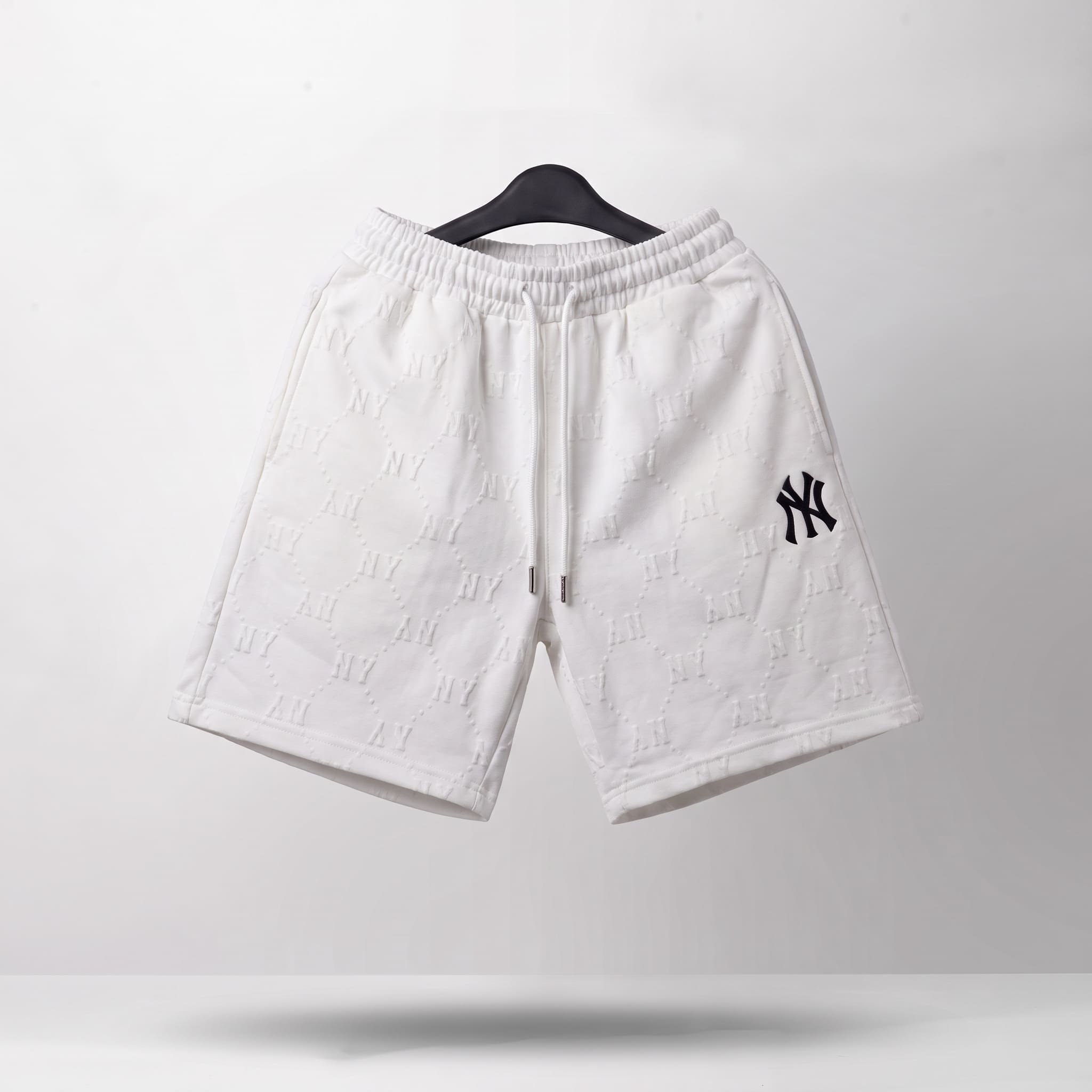 NEW ERA MONO NY SHORT - WHITE